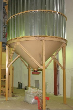Hopper finished products, the volume of 10 cu / m